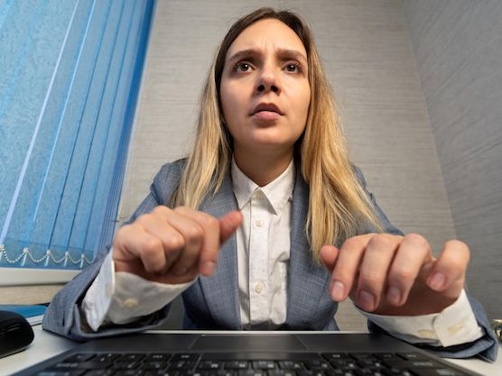 Dlaczego outsourcing IT jest opłacalny dla małych i średnich firm? Kompleksowy przewodnik