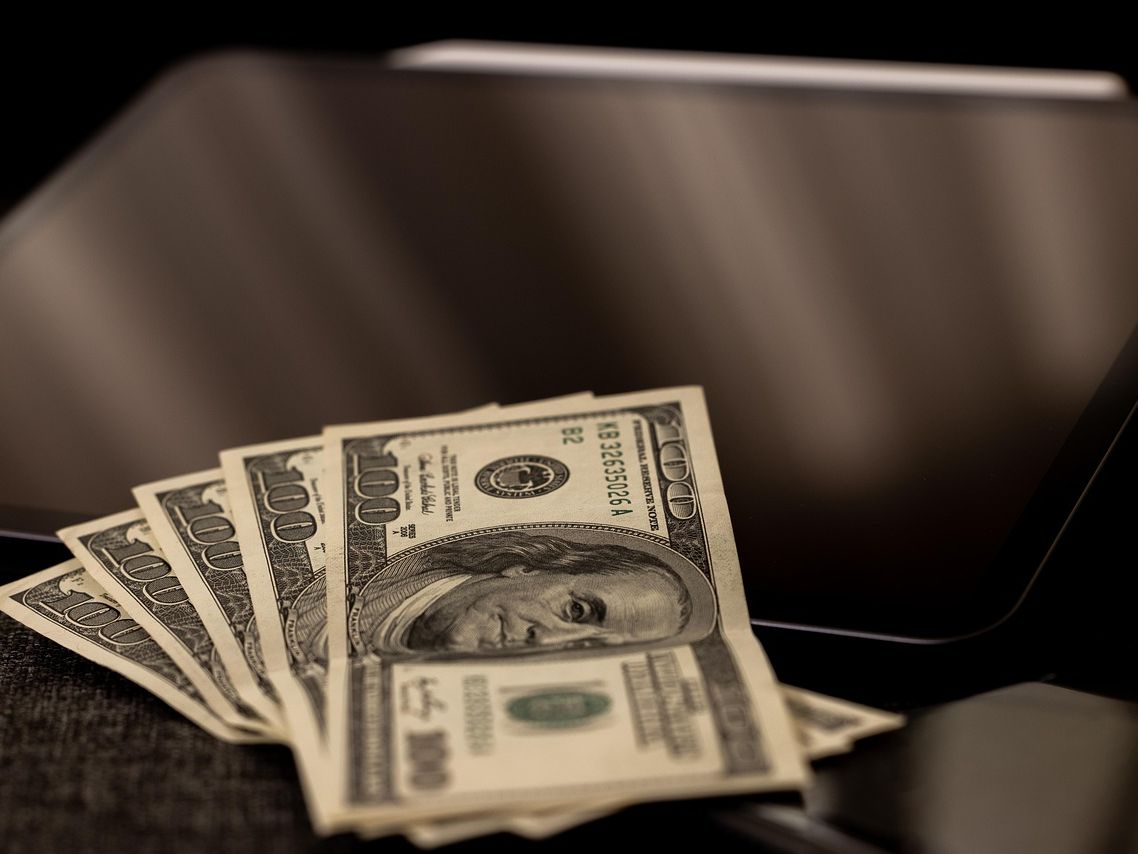 Ile złotych wynosi 9 50 dolarów i jak to obliczyć?